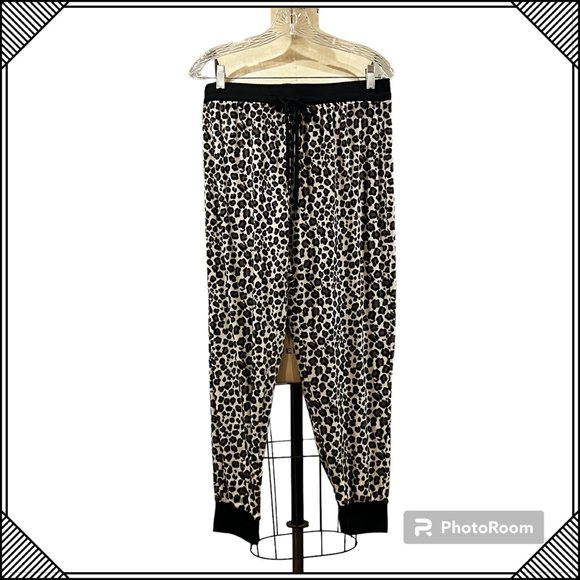 FELINA Velour/Fleece Cheetah Print Pajama Set - Size M - Picture 5 of 11